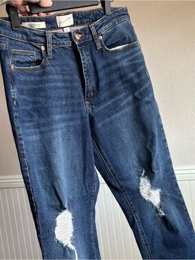 Universal Thread Women's Dark Wash Distressed Boyfriend Jeans